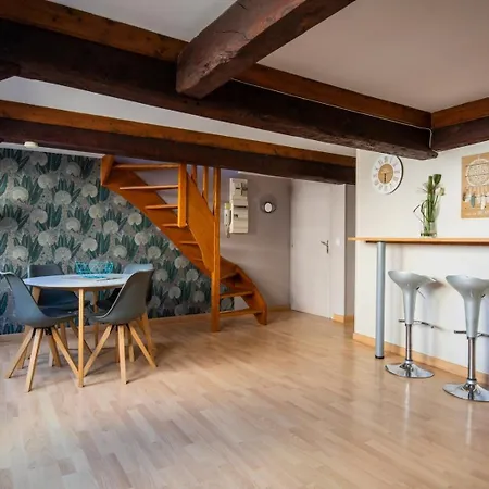 Charming Duplex In Center: 4 People