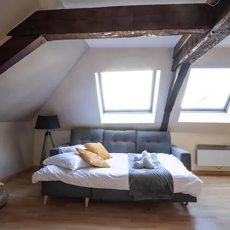 Charming Duplex In Center: 4 People